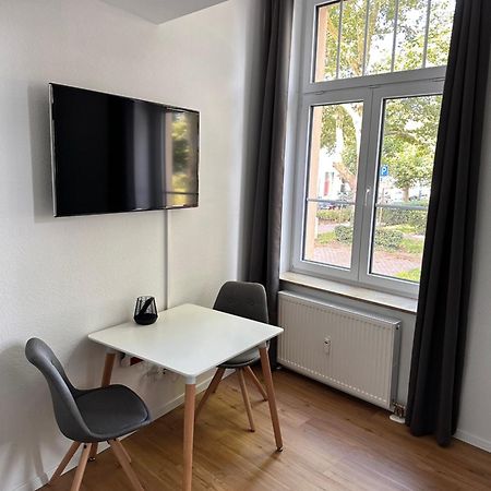 Zentrales Apartment Mit Parkplatz 霍根海姆 外观 照片