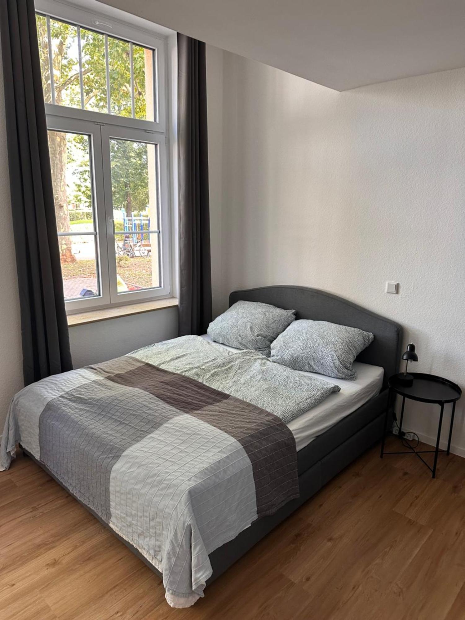 Zentrales Apartment Mit Parkplatz 霍根海姆 外观 照片